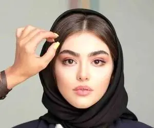 استایل لاکچری "خانم پارسا" با گوشی چند ده میلیونی!