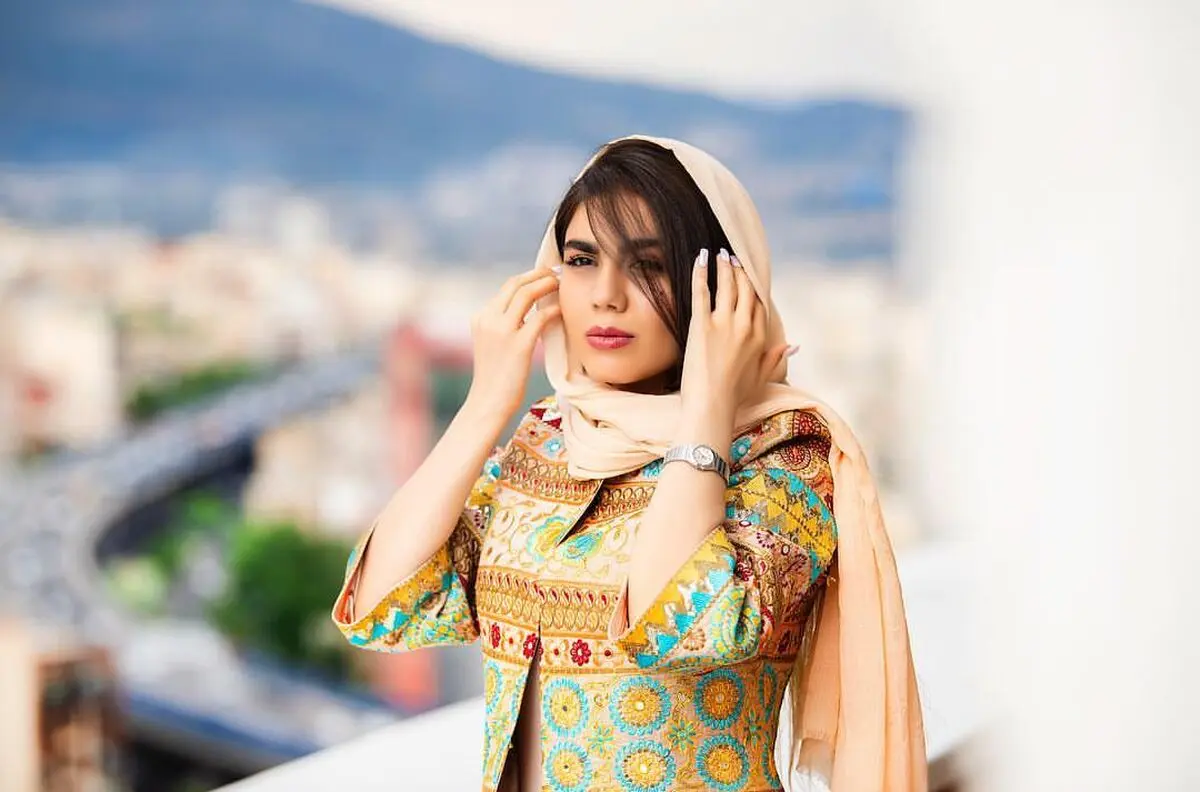 azadeh_zareie_1527009419