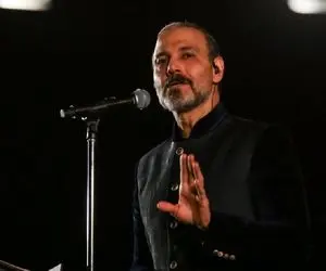 آواز اصیل؛ علیرضا قربانی آهنگ مورد علاقه ی زن مرحومش رو خوند گریه اش گرفت لرزش دستاشو