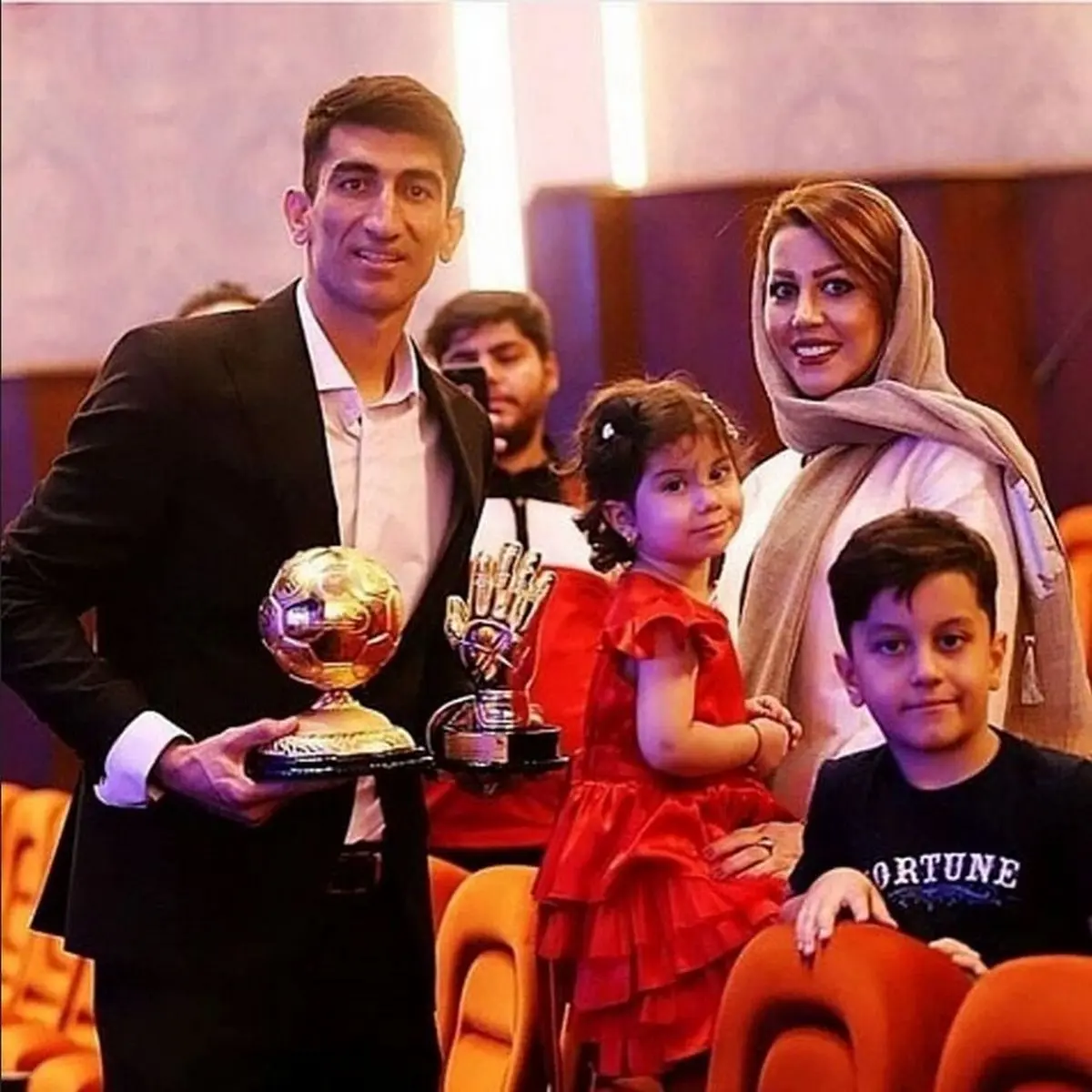 نگاهی به تتو های معنادار علیرضا بیرانوند؛ شماتت زنش اکرم برا دامن پلنگی از طرف طرفدار نگاهی به تتو های معنادار علیرضا بیرانوند؛ شماتت زنش اکرم برا دامن پلنگی از طرف طرفدار
