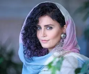 سلفی الناز شاکردوست با یک دختر در آغوش هم! | عکس