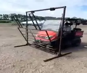 معماری خلاقانه؛ تو استرالیا واینمیسن در باز شه از روش رد میشن بچه خوبیه خودش باز میشه