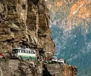 مسیر های صعب العبور؛ مسافرا خون به جیگر شدن تا از این جاده کوهستانی رد بشن ته جهنمه