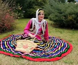 آواز محلی؛ آهنگ اصیل مازنی اینجوریه نه اونی که شلوار پلنگی میخونه ناخواسته عاشق میشی