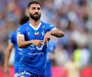 مهاجم استقلال در یک قدمی تراکتور