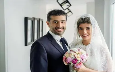 سکانس خندان/تیکه مهسا طهماسبی به امیرحسین قیاسی از نیاوردن مهمون زن/میگه من دیسبلم