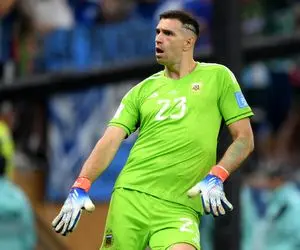 فیفا مارتینز را نقره داغ کرد!/ سنگر بان آرژانتینی پر حاشیه محروم شد