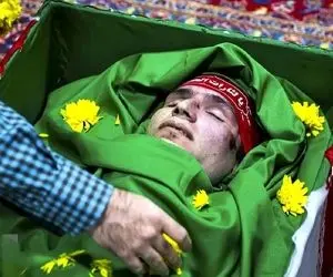 (عکس) واکنش پدر روح‌الله عجمیان به پادرمیانی رامبد و شهاب 