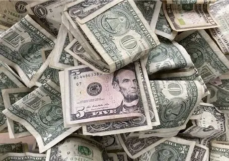 پیش‌ بینی قیمت دلار یکشنبه ۳ اسفند ۱۴۰۴؛ دلار افسار گسیخته شد