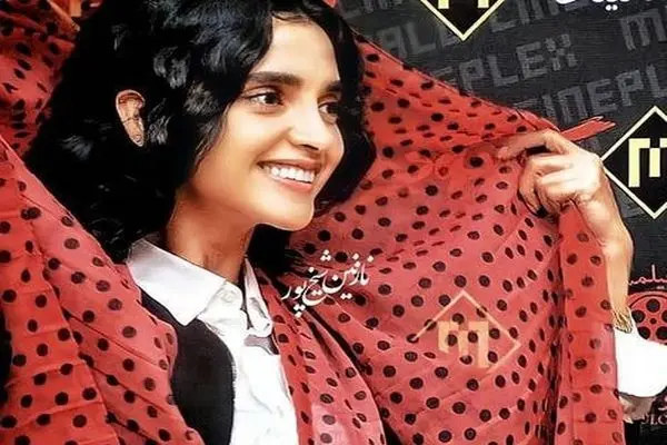 Elahe Hesari shayanews