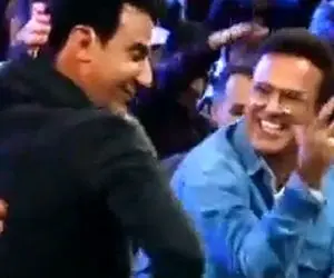 آواز شادیسم؛ حامد آهنگی با آهنگ هندی قر میده شاهرخ خان جلوش خم میشه داریوش فرضیایی رو