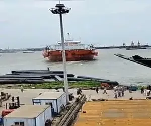 رازهای اعماق تاریک؛ حمله کشتی به خشکی به قصد کُشت با سرعت سرسام آور و هراس مردم آواره