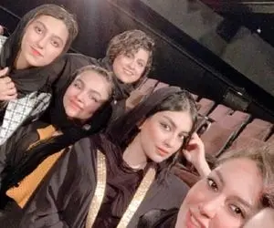 نسیم ادبی از 6 دختر 20 ساله اش رونمایی کرد!|  عکس