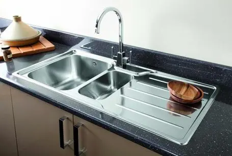 ترفندهای خانه داری؛ قوی ترین جرم زدای دستشویی و حمام‌ و سینک ظرفشویی با مواد خانگی