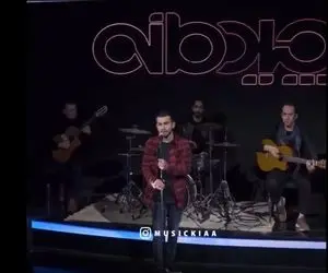 آواز احساسی؛ ارسلان قاسمی موهاتو میبافی رو با اشک جلو لیلا اوتادی و نیوشا ضیغمی خوند