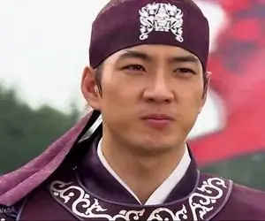 نگاهی به چیدمان خارجی و اعیانی منزل جومونگ و همسر وکیلش؛ بازی کردن عجیب بچه هاش