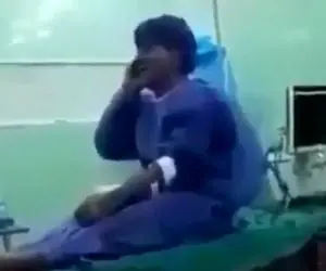 آواز احساسی؛ پیرمرد پا شکسته تو اتاق عمل با لباس جراحی آواز جانسوزانه ای خوند دلش خون