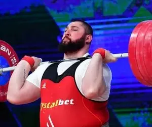 (ویدیو) هرکول جهان 222 کیلوگرم وزنه را مهار کرد!