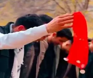 آواز شاد؛ چندتا نووجون با تیپ امروزی یطوری اصیل کردی میرقصن انگار دهه 30 بدنیا اومدن