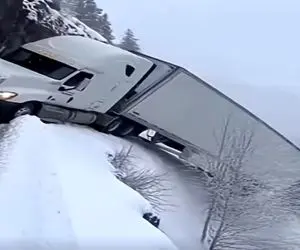 معماری طبیعت؛ راننده تریلی  سر پیچ از مال دنیا نگذشت با لجبازی جونشو داد