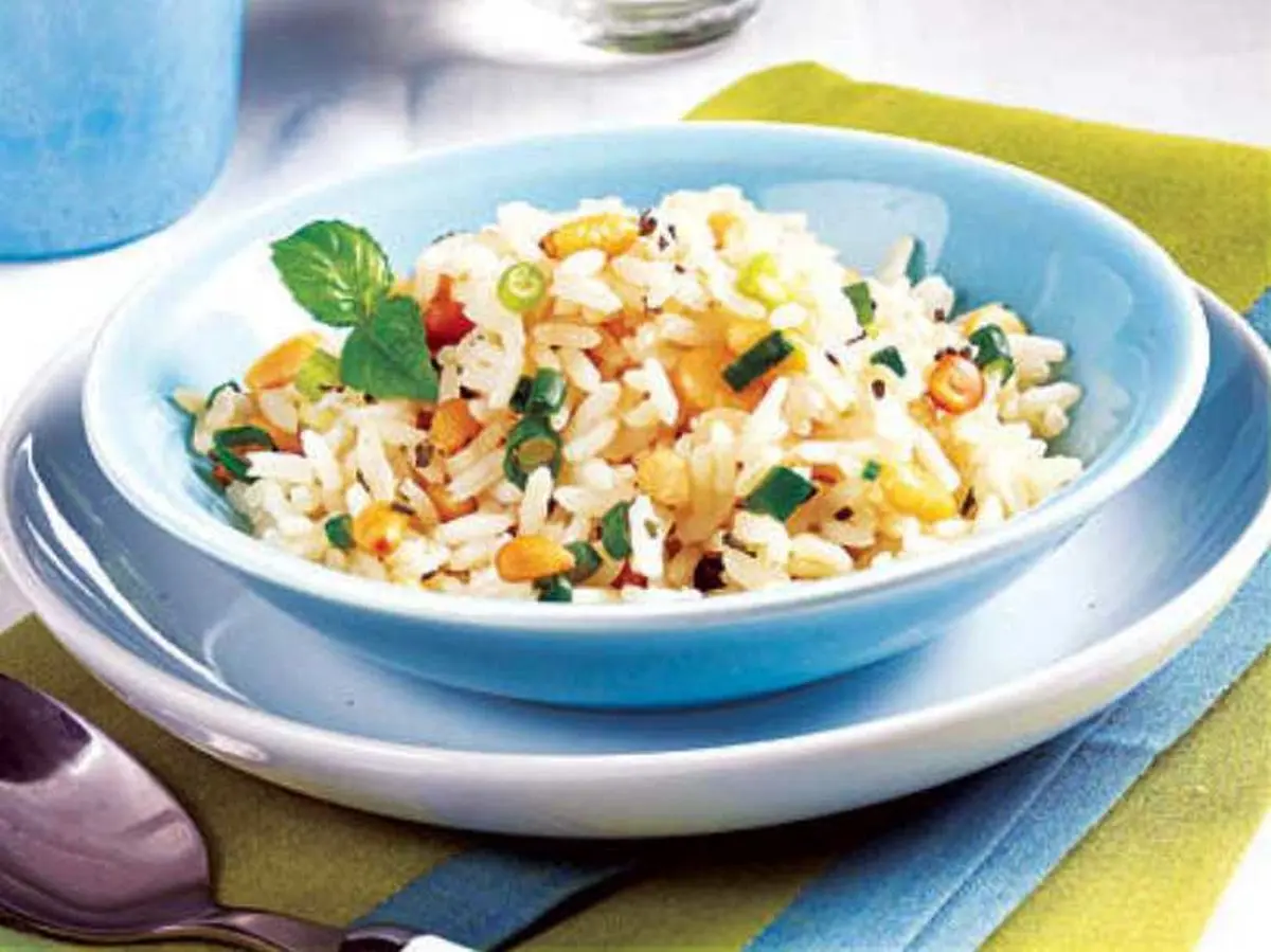 طرز-تهیه-پلو-پیازچه-با-مرغ