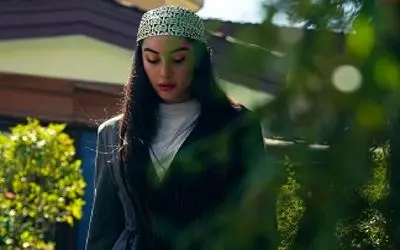 آواز احساسی؛ خواستگار ترلان پروانه برای تولدش سوپرایزش میکنه و آهنگ میخونه