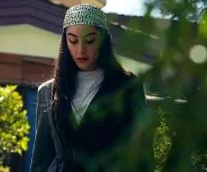 آواز احساسی؛ خواستگار ترلان پروانه برای تولدش سوپرایزش میکنه و آهنگ میخونه