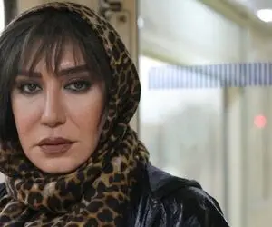 نسیم ادبی با تن پوش عجیب و مو های چتری!