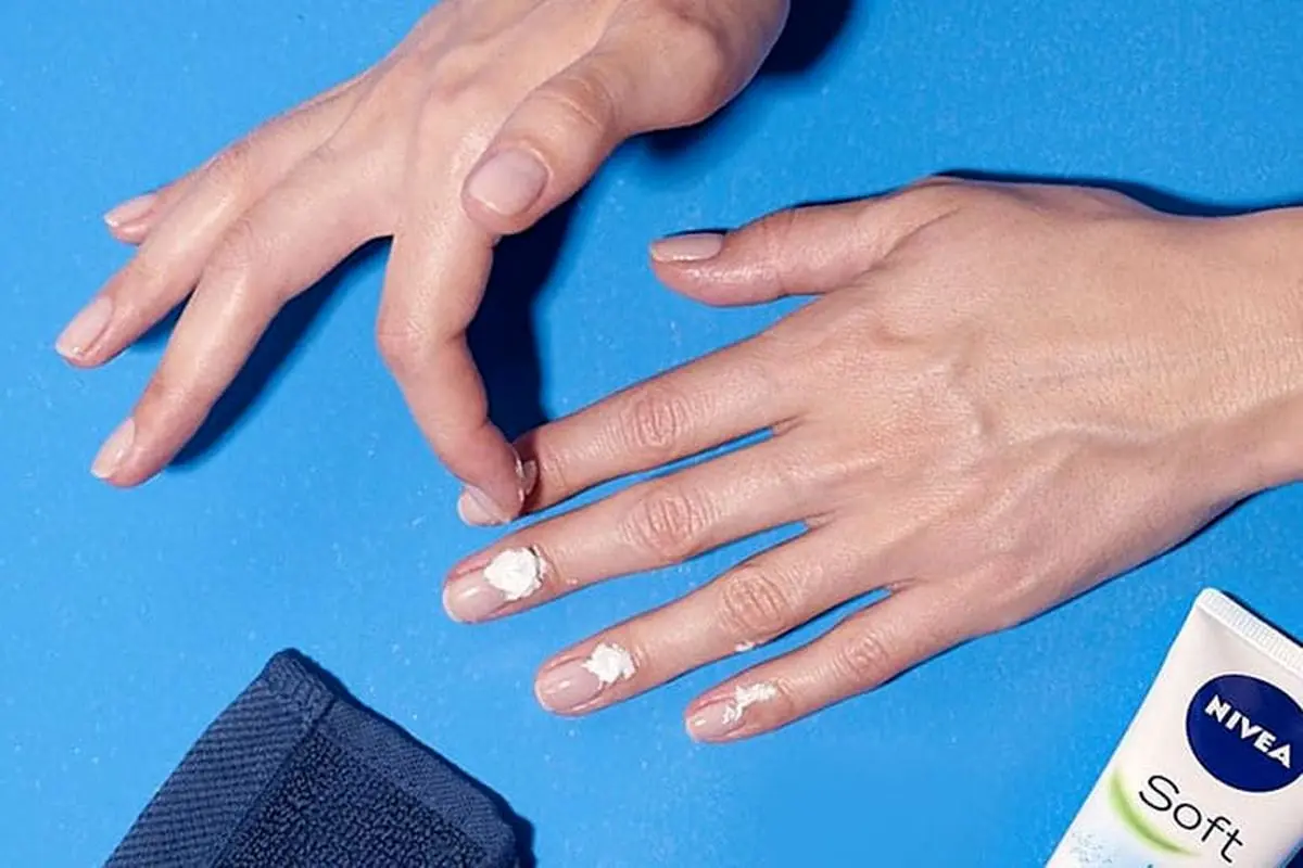 apply-nail-polish-5