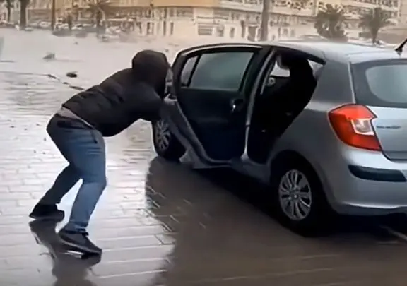 معماری طبیعت؛ جدی جدی مرد رو باد برد باورم نمیشه