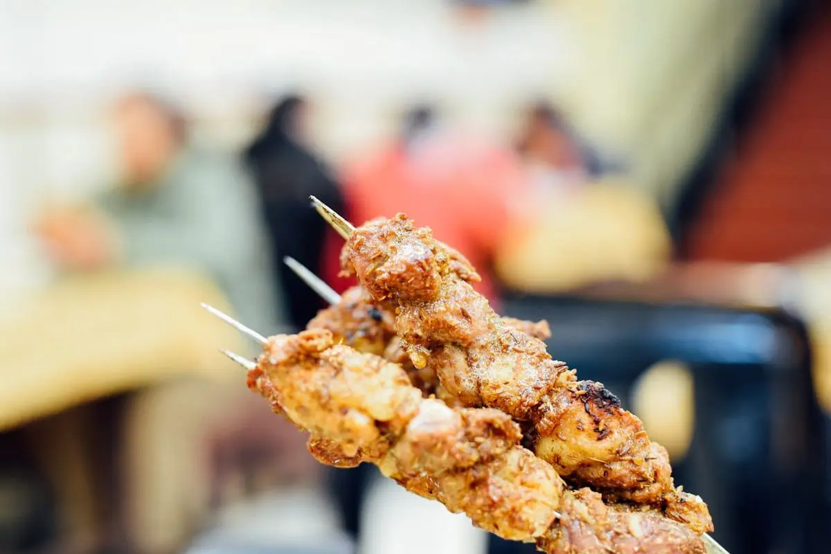 جوجه کباب با سس سیر