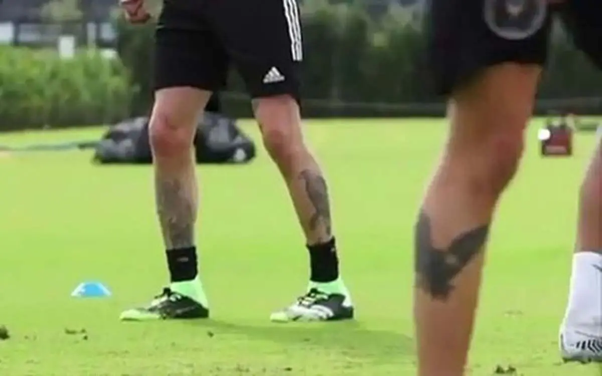0_Romeo-Beckhams-girlfriend-Mia-Regan-reveals-shes-NOT-a-fan-of-his-eagle-tattoo (2)