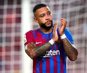ستاره هلندی بارسلونا در این تیم ماندنی شد!