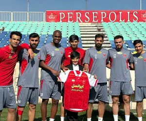 تلاوت قرآن صالح مهدی زاده نوجوان قاری در تمرین پرسپولیس
