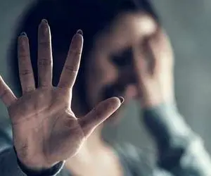 رابطه جنسی مرد میانسال با دوست دختر 17 ساله پسرش!