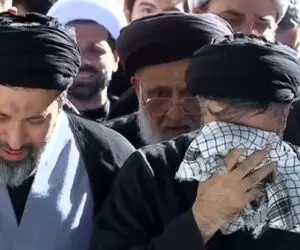 حضور مصطفی میثم و مسعود خامنه ای در نماز بر پیکر رهبر شهید تیر 1405