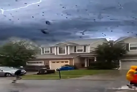 معماری طبیعت؛ آسمون نمونه ی بارز غضب الهی شد