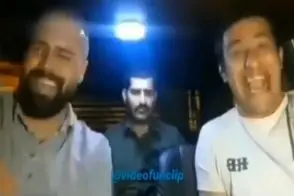 آواز شاد؛ از شدت سمی بودن این آهنگ گوشات به خونریزی میفتن رفیقایه پسره که کبود شدن
