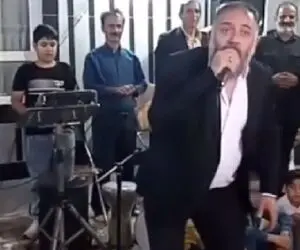 آواز ماندگار؛ تو مراسم اومد و میکروفن رو گرفت و شب گریه رو از آقای صدا هم بهتر خوند