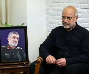 حضور دکتر قالیباف در منزل شهید امیرعلی حاجی‌زاده