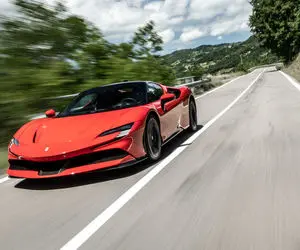 رونمایی از اولین مدل فراری با موتور الکتریکی