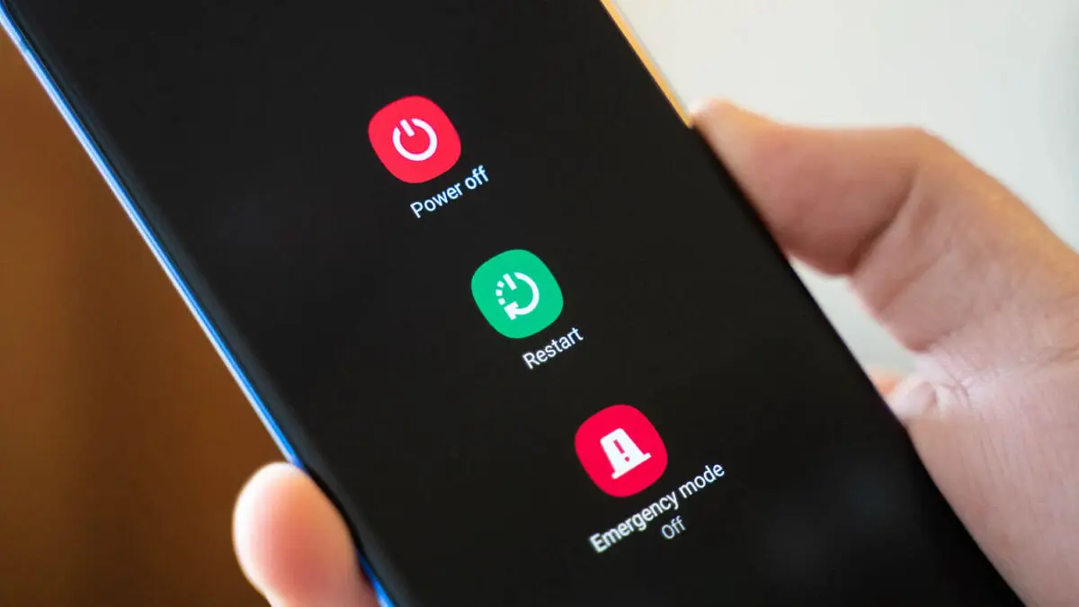 چرا گوشیم یهو خاموش میشه