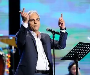 آواز احساسی؛ مهران مدیری با اجرای آهنگ معروف خواننده اونور آبی سالن رو به وجد آورد