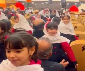 آواز شاد؛ دختربچه های گوگول نم بارون بزنه شلق شلق رو گونه هامون میخونن /باباها ذوقین