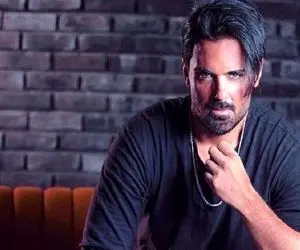 آواز احساسی؛ دختر سهراب پاکزاد تو کنسرتش همه رو هاج و واج کرد فقط ری اکشن پدرش 