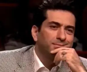 آواز ماندگار؛ محمد معتمدی چه با بغض آهنگ ترکی آمان آمان رو بین این همه جمعیت خوند!