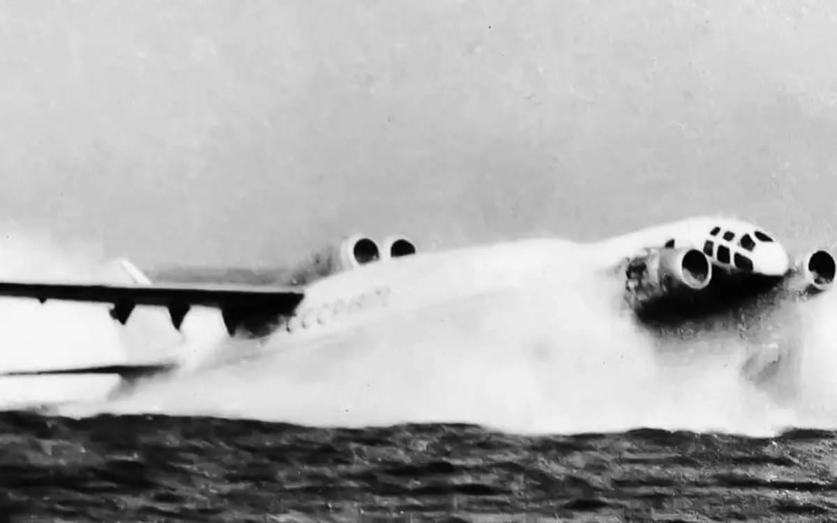 http___cdn.cnn.com_cnnnext_dam_assets_210125170848-vva-14-airplane-bw-4