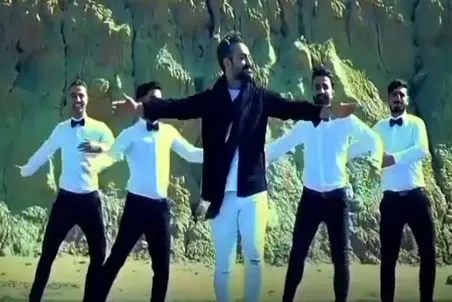 آواز شاد؛ اساتید حرکات ترکیبی با آهنگ خواننده آذری و ملودی هندی ببین چیکار میکنن