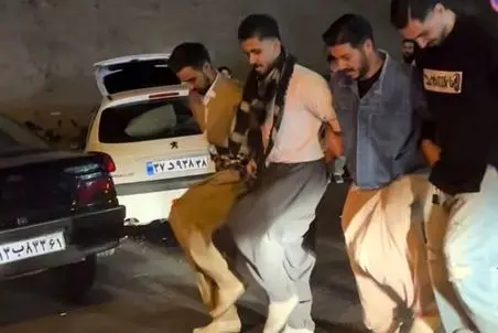 آوز محلی؛ رقص هلپرکه پسرای جذاب تو بام کرج که چشم هیشکی از روشون برداشته نمیشه