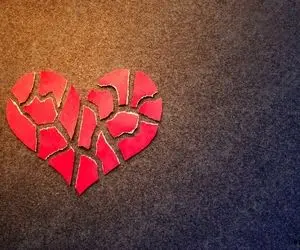 عکس های برهنه 2 خواهر توسط خواهرشوهرشان پخش شد